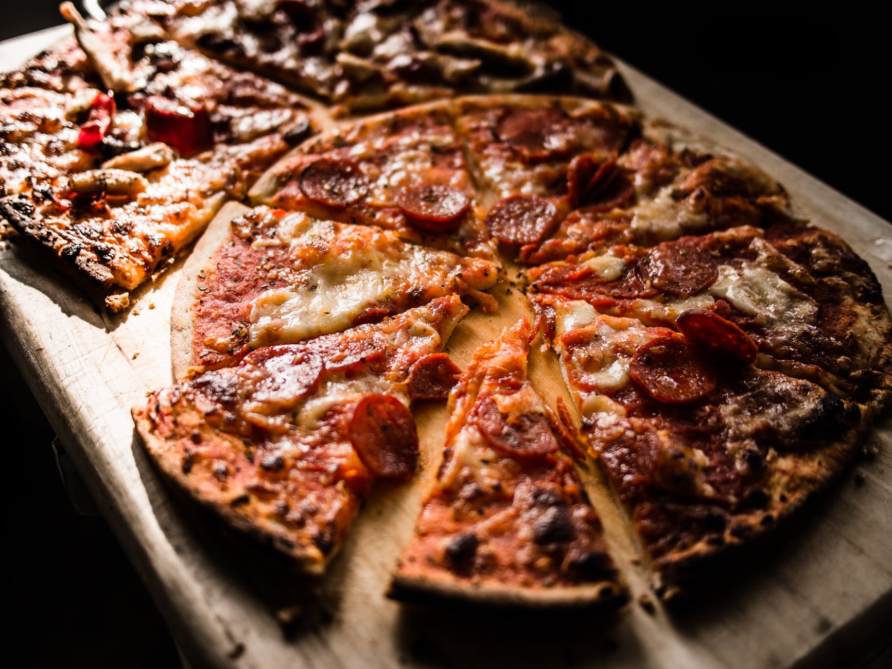 28 Pizza Deals & Special for National Pizza Day
