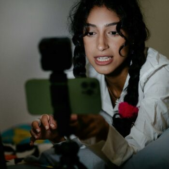 pexels-mizunokozuki-13929968 The Best SEO Keywords for Social Media Niches